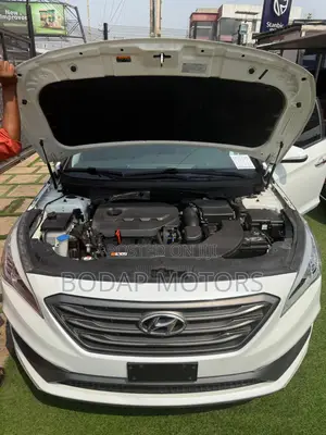 Hyundai Sonata Sport Sedan FWD (2.4L 4cyl 6A) 2016 White