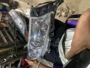 Headlights Land Cruiser 2018