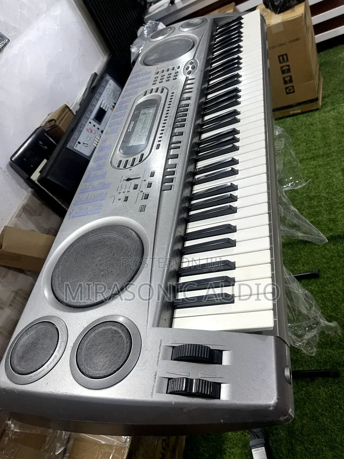 Casio WK1630 6 Octaves Keyboard 76 Keys