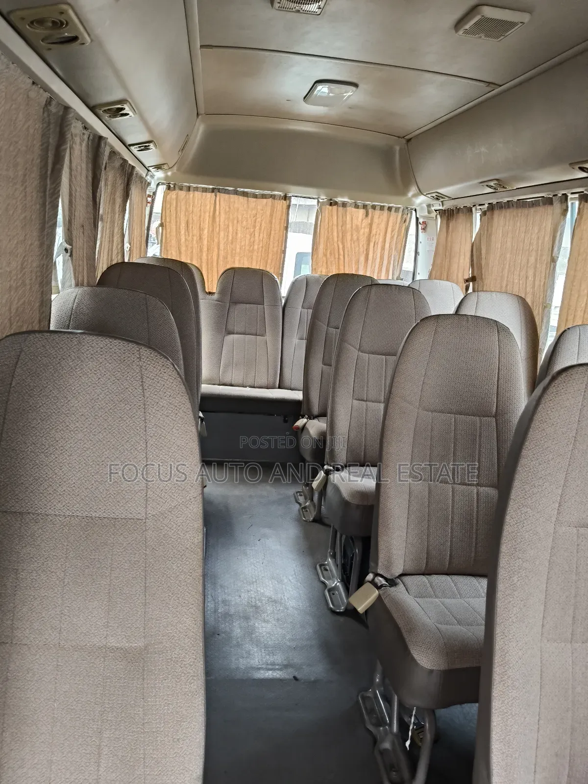 Toyota Coaster 2015