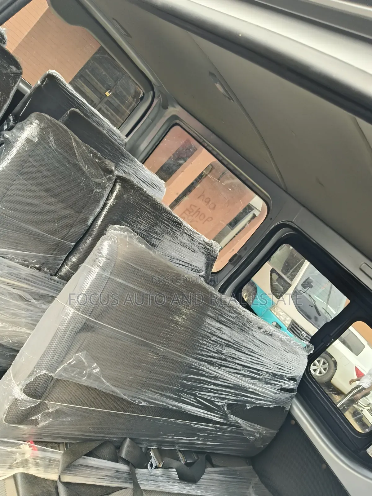 Toyota HiAce 2012 Silver