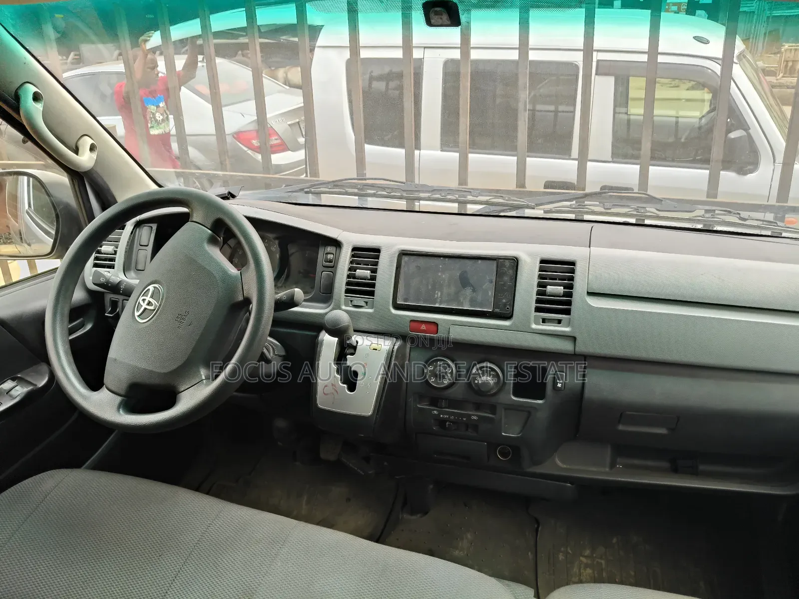 Toyota HiAce 2012 Silver