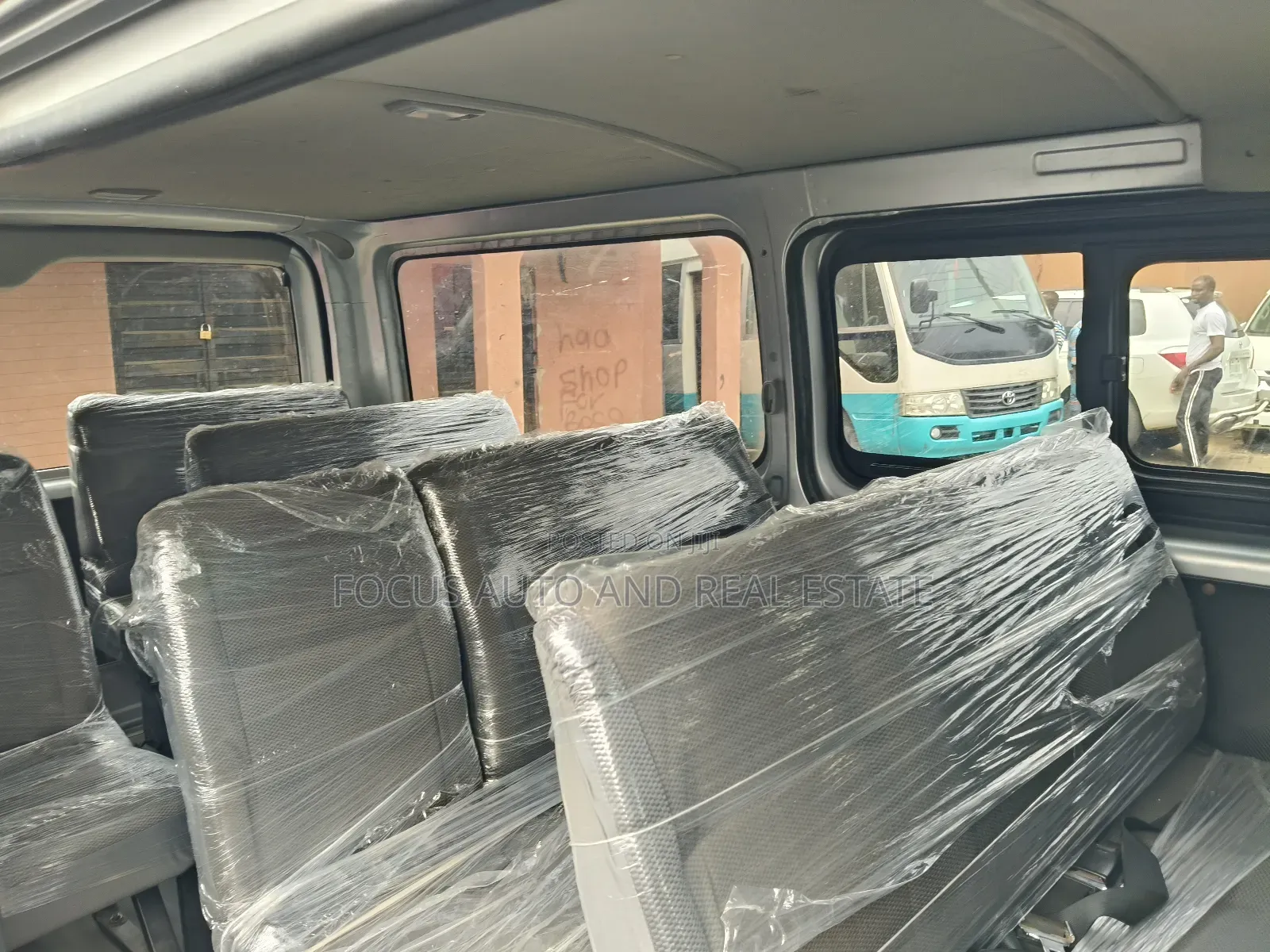 Toyota HiAce 2012 Silver