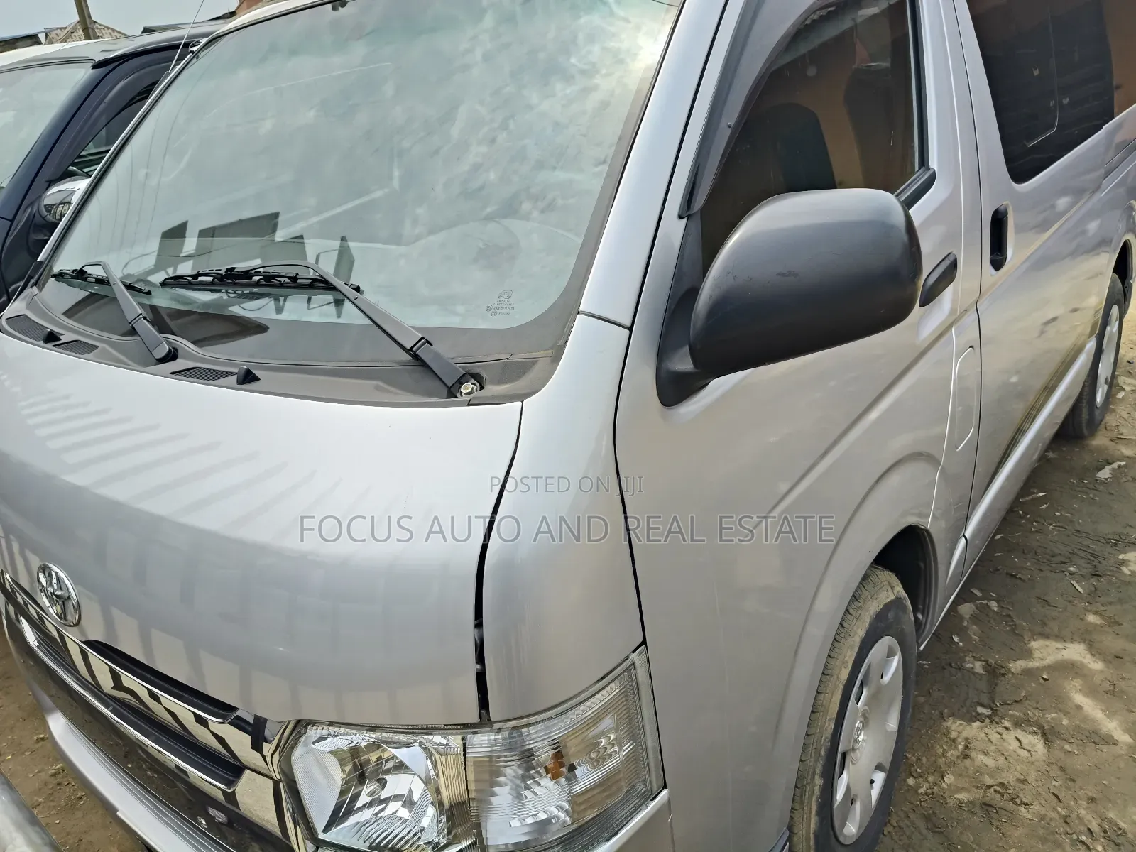 Toyota HiAce 2012 Silver