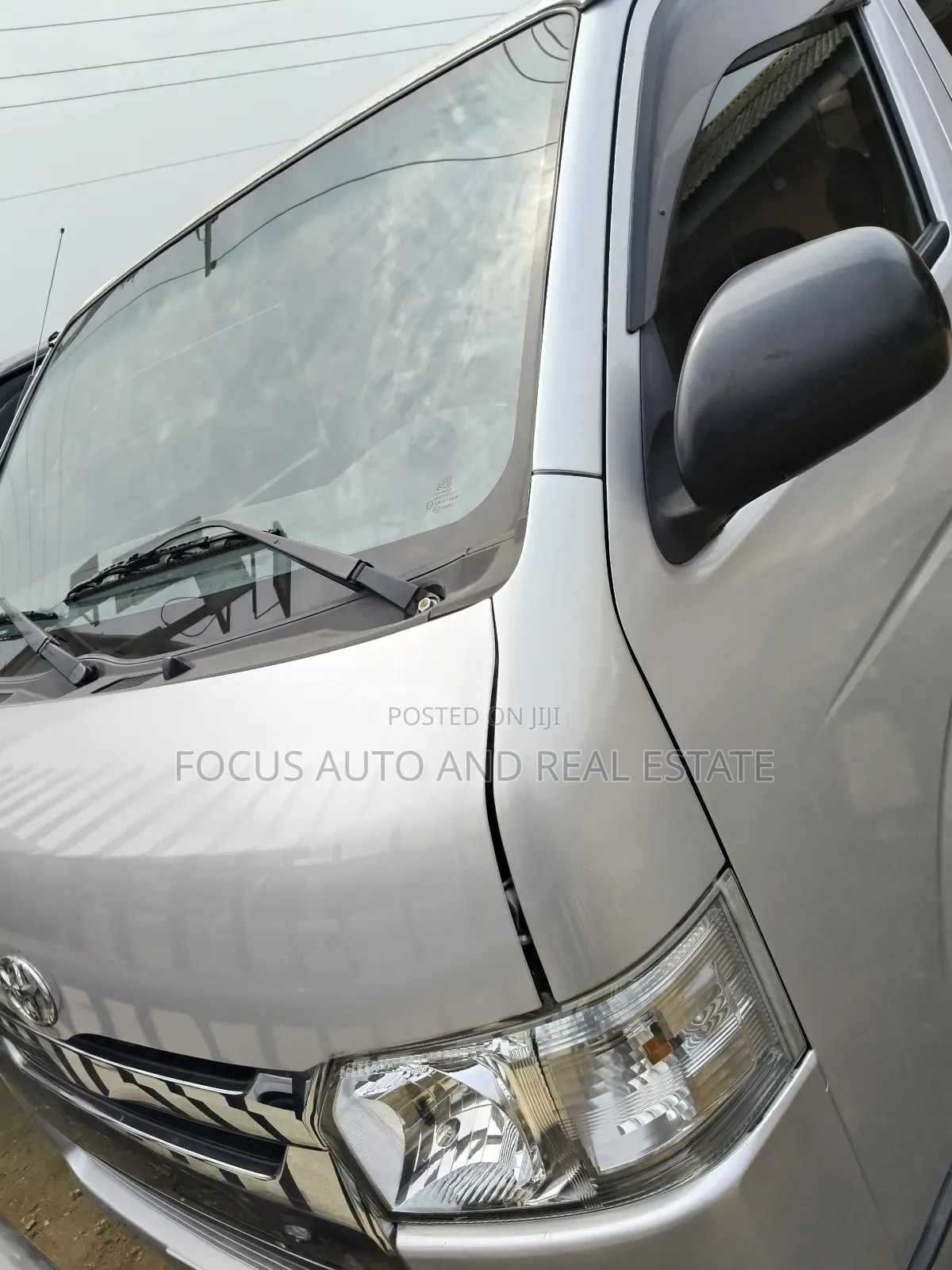 Toyota HiAce 2012 Silver