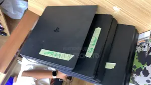 Playstation 4 Slim With Fc24 Disc and 1 Pad
