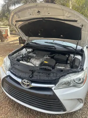 Toyota Camry SE 4dr Sedan (2.5L 4cyl 6A) 2016 White