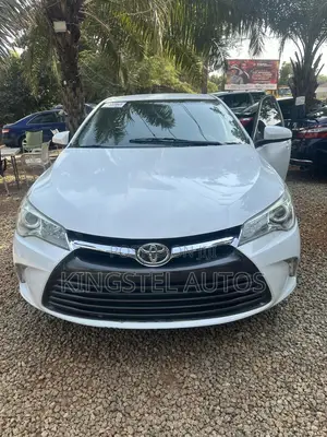 Toyota Camry SE 4dr Sedan (2.5L 4cyl 6A) 2016 White
