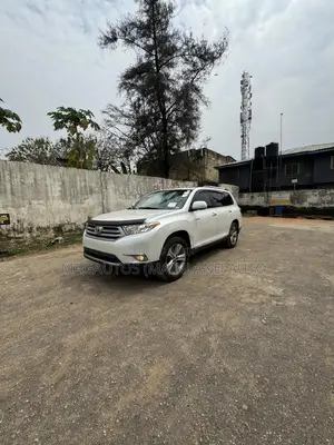 Toyota Highlander Limited 2012 White