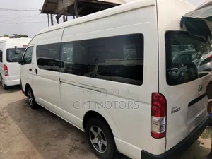 Toyota HiAce 2018 White