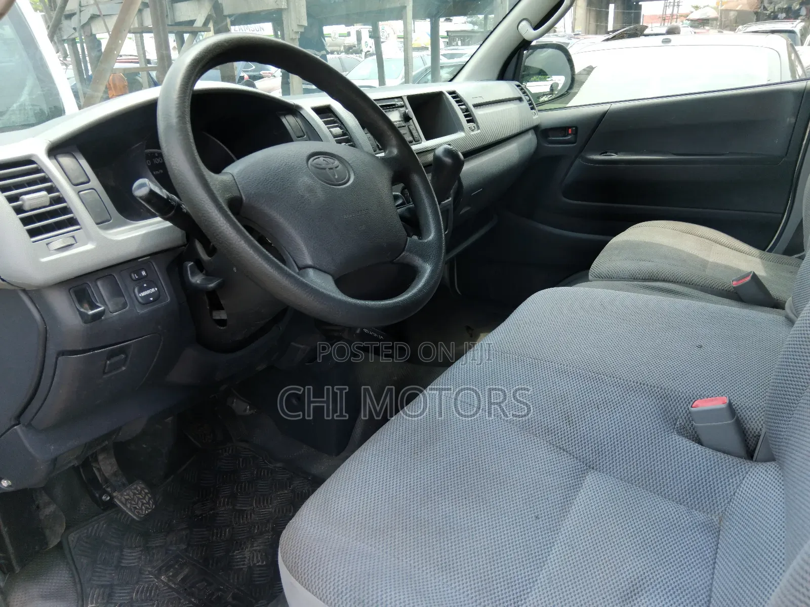 Toyota HiAce 2018 White