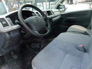 Toyota HiAce 2018 White