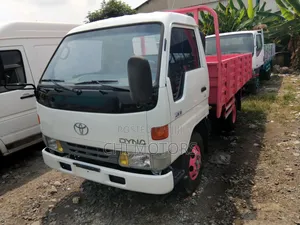 Toyota Dyna 200 2004 White