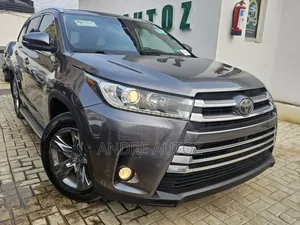 Toyota Highlander Limited 4x4 V6 (3.5L 6cyl 8A) 2018 Gray