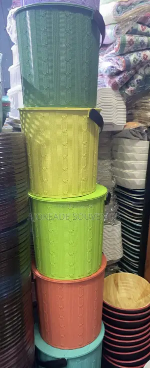 Quality Food Container Available for Souvenirs