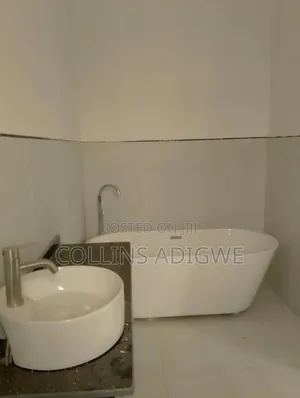 4bdrm Duplex in Vgc for rent