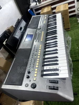 Photo - Yamaha S670 Very Clean Keyboard