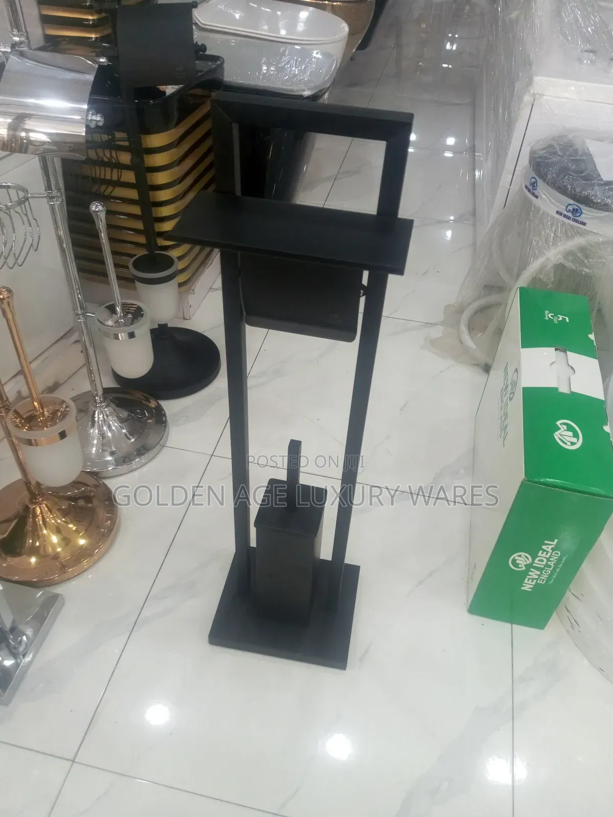 Square Standing Brush Accessories Black