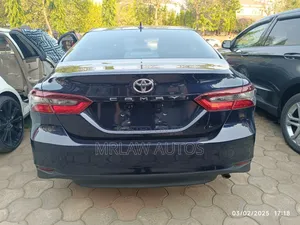 Photo - Toyota Camry 2021 Blue