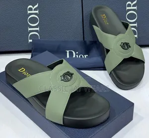 Classic Quality Slippers That Goes on Any Casual Dresses