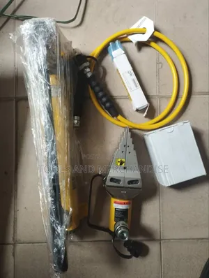 Hydraulic Flange Spreader (ENERPAC)