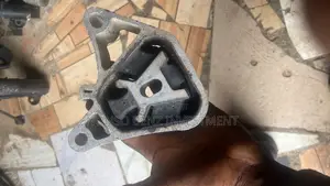 Engine Seat Cla, Gla