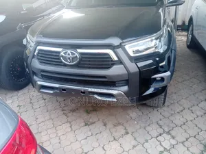 New Toyota Hilux 2024 Black