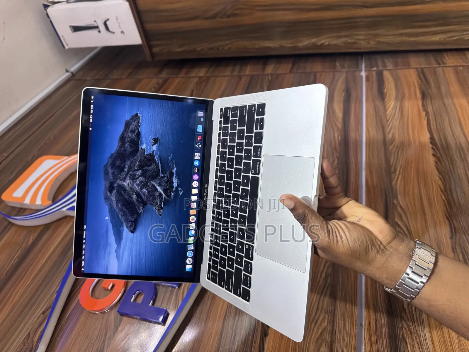 Laptop Apple MacBook Pro 2017 16GB Intel Core I5 SSD 256GB