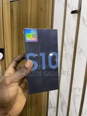 New Samsung Galaxy S10 128 GB Blue