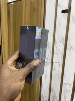 New Samsung Galaxy S10 128 GB Blue