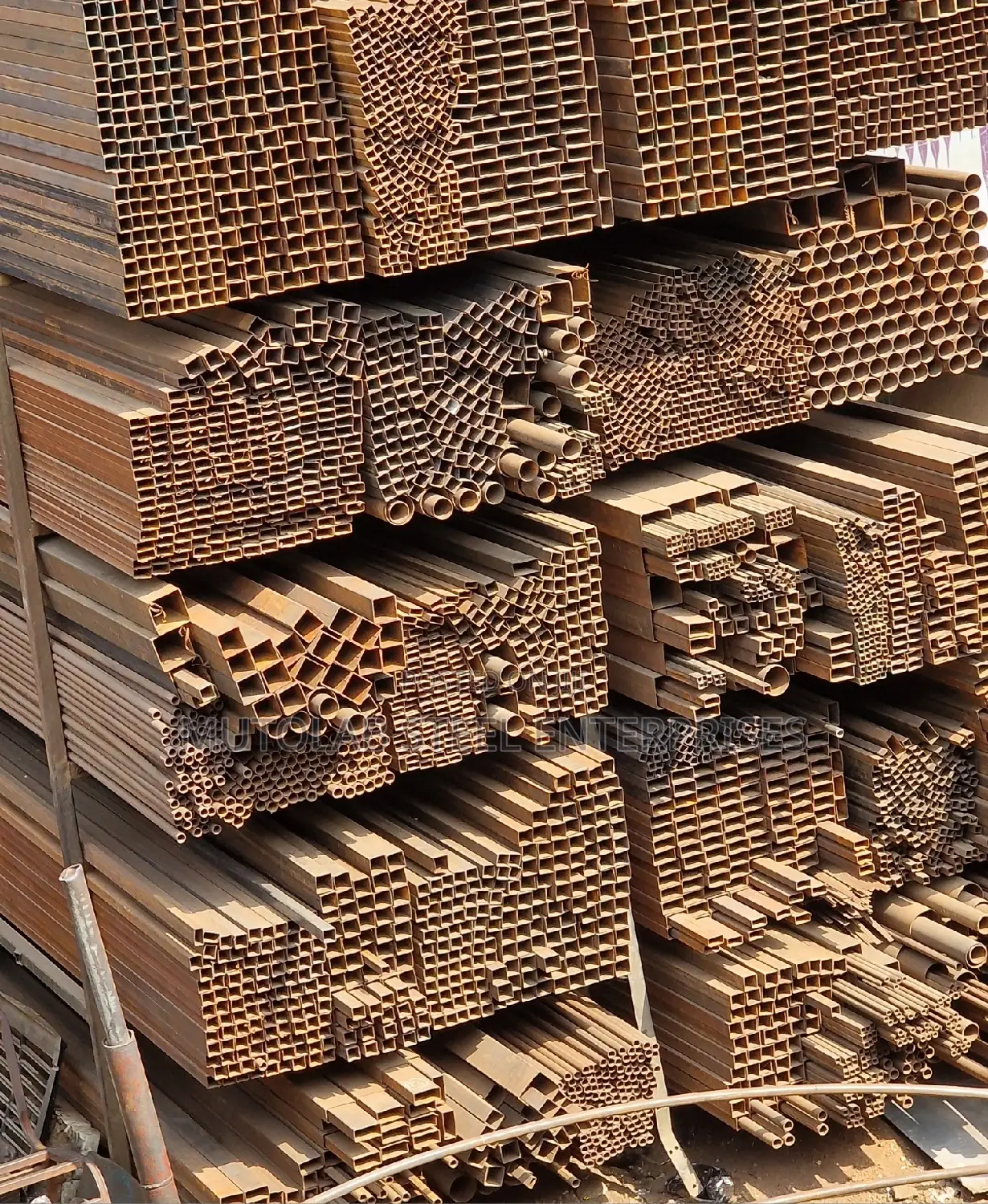 Pipes in Differents Dimension and Thickness