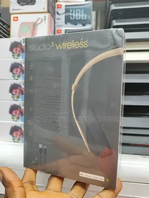 Beats Studio 3 Wireless ( Brand New )