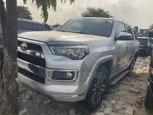 Toyota 4-Runner 2010 Silver