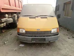 Ford Transit 1998 Yellow