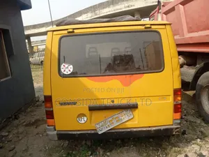 Ford Transit 1998 Yellow