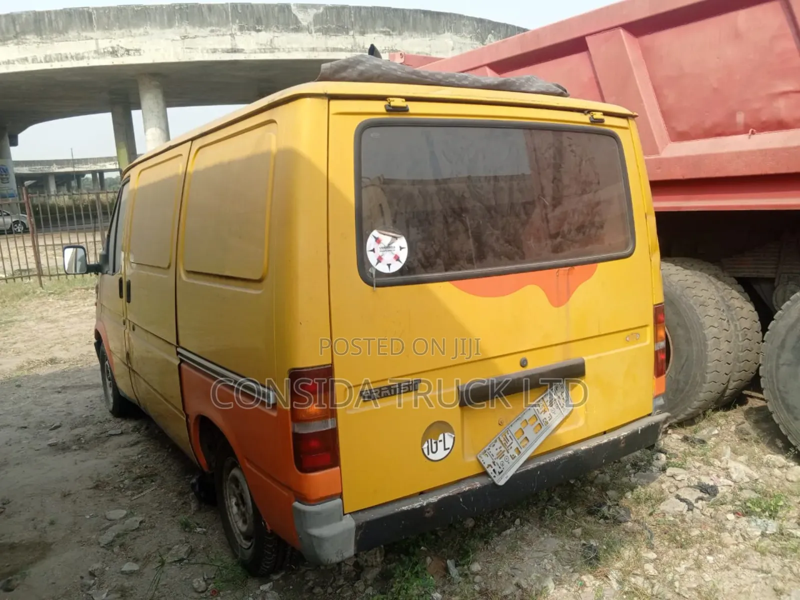 Ford Transit 1998 Yellow