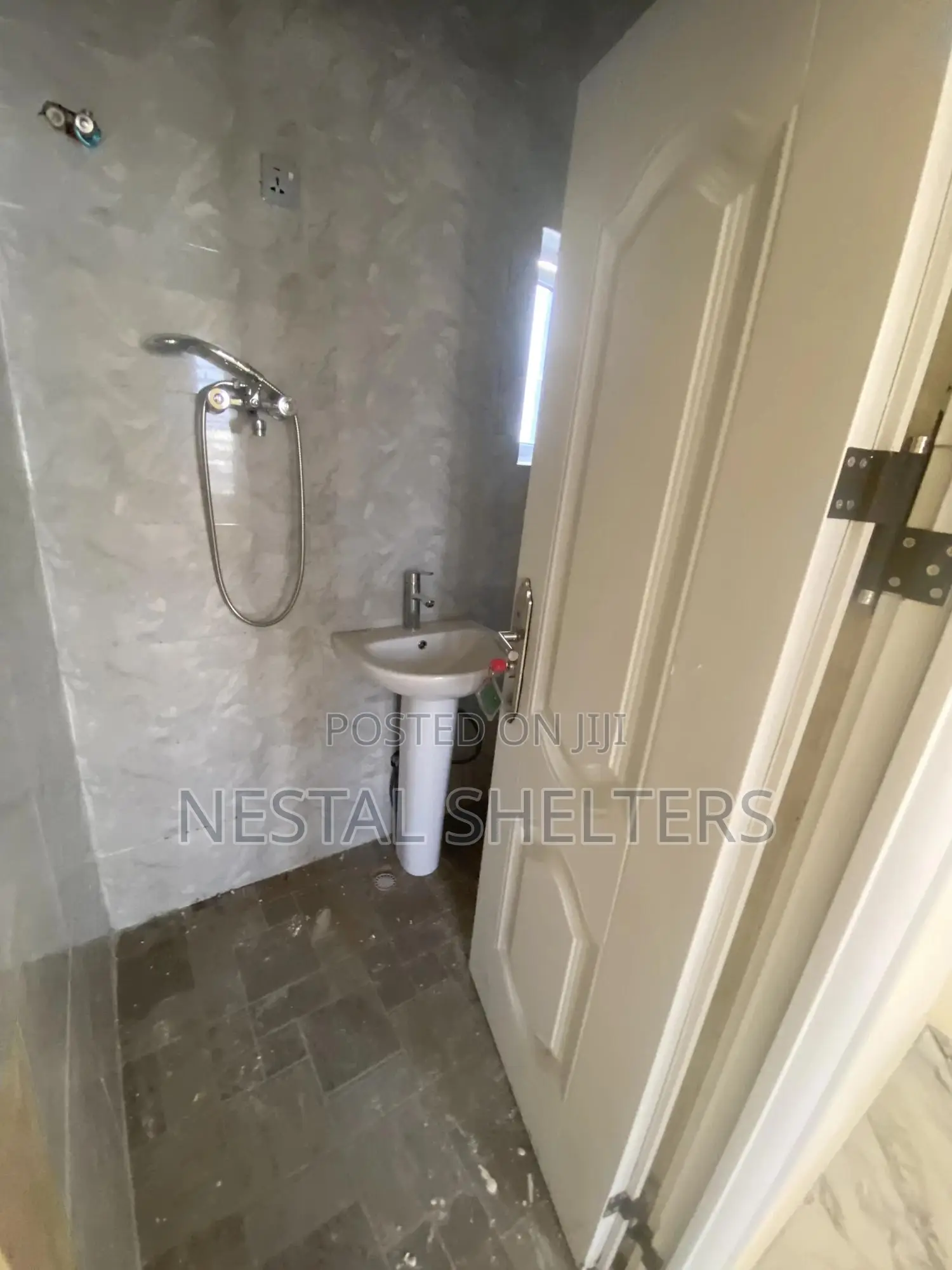 4bdrm Townhouse / Terrace in Dantata Estate, Gwarinpa for rent