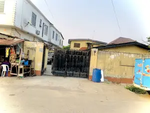 4bdrm Bungalow in Surulere for sale