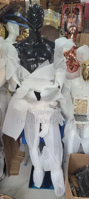 Giant Black v/Beckham Male Mannequin