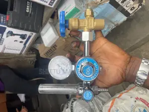 Co2 Regulator With Valve