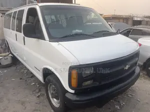 Ford E350 2005 White
