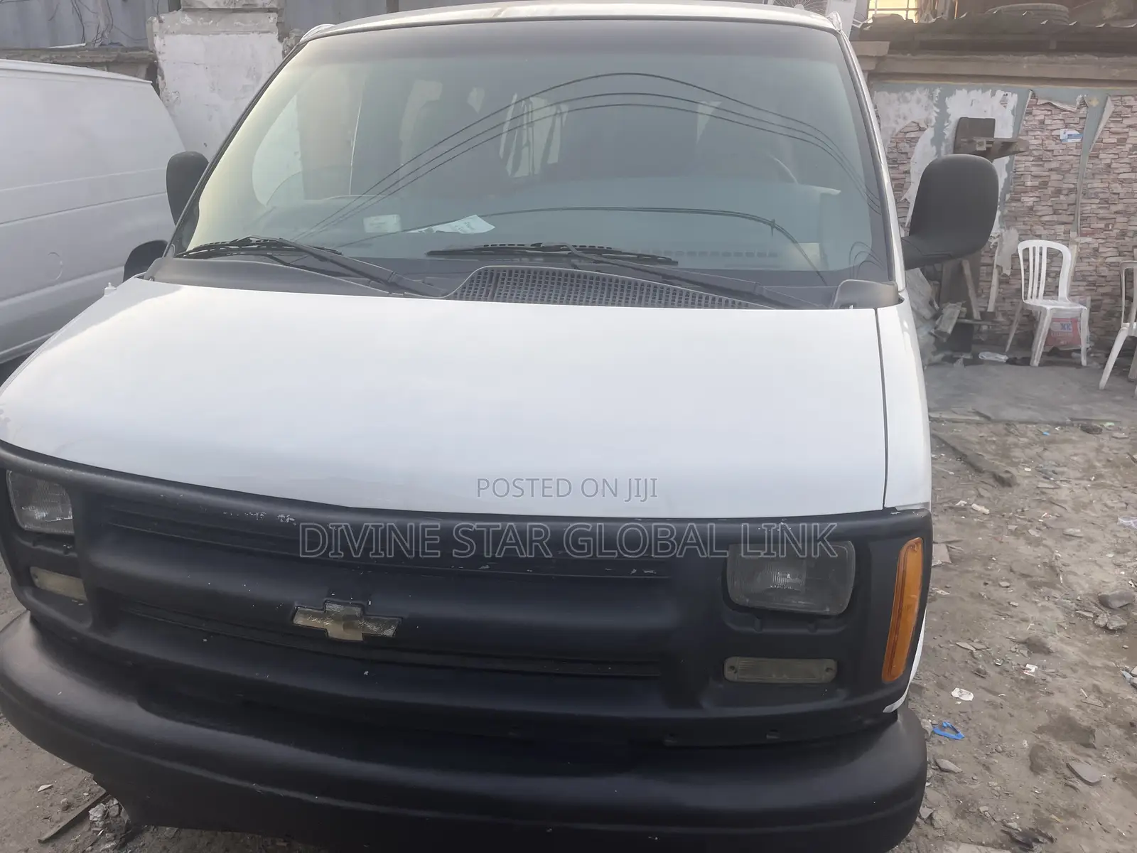 Ford E350 2005 White