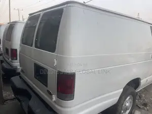 Ford E350 2004 White