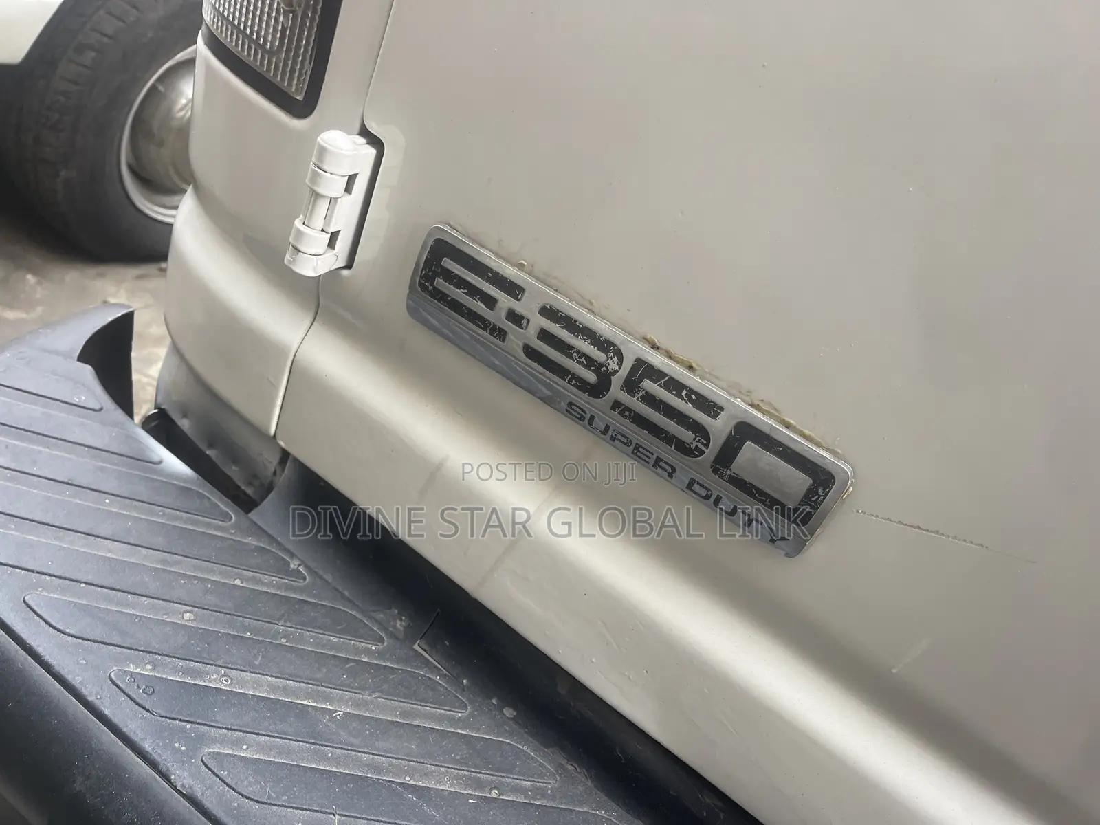 Ford E350 2004 White