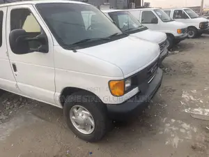 Ford E350 2004 White