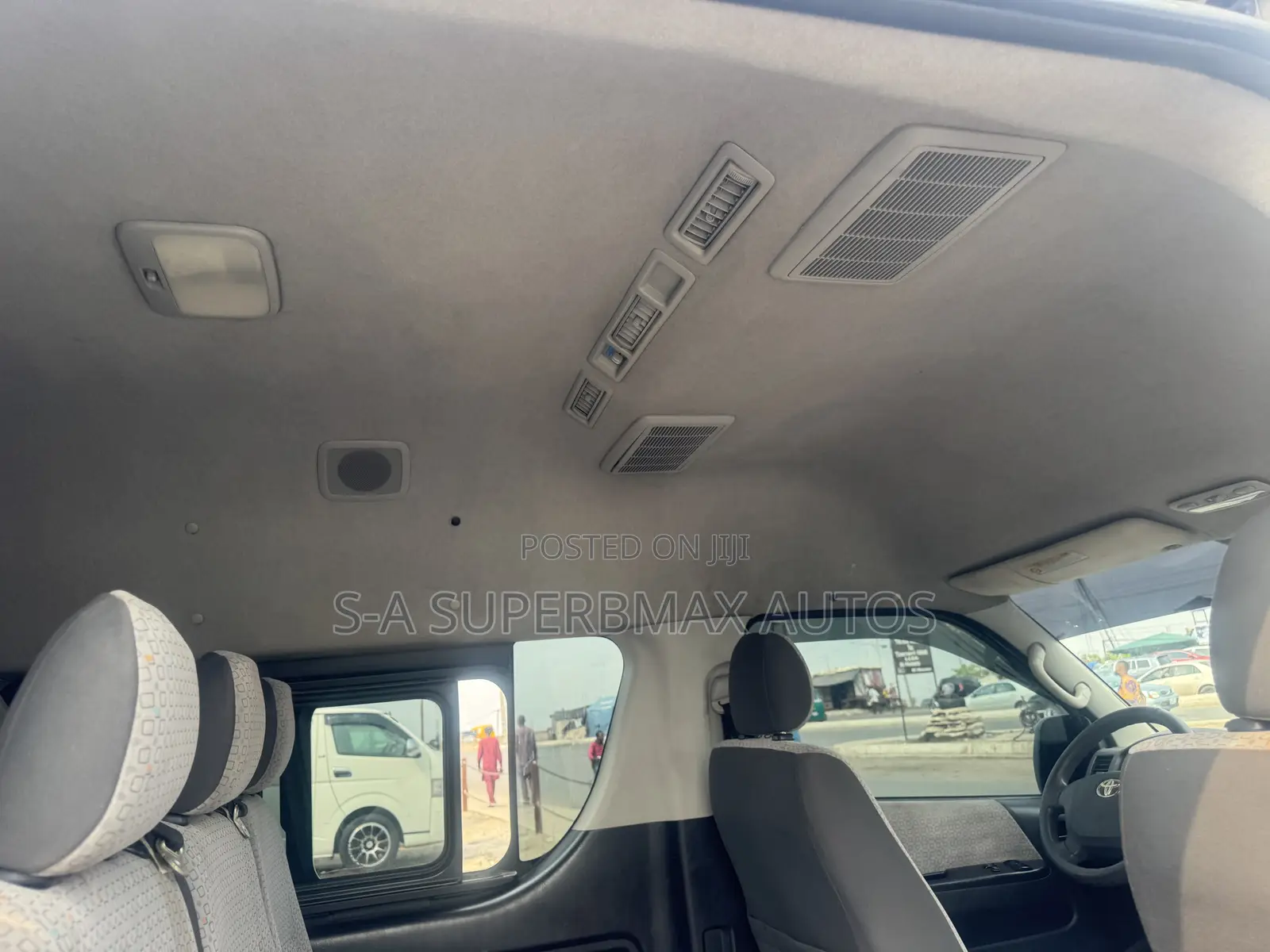 Toyota HiAce 2018 White