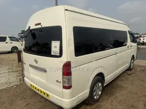 Toyota HiAce 2018 White
