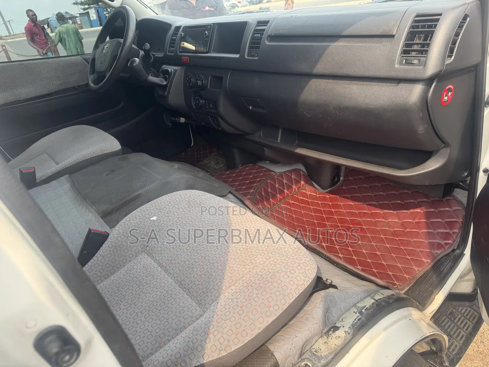 Toyota HiAce 2018 White