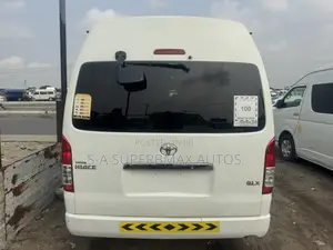 Toyota HiAce 2017 White