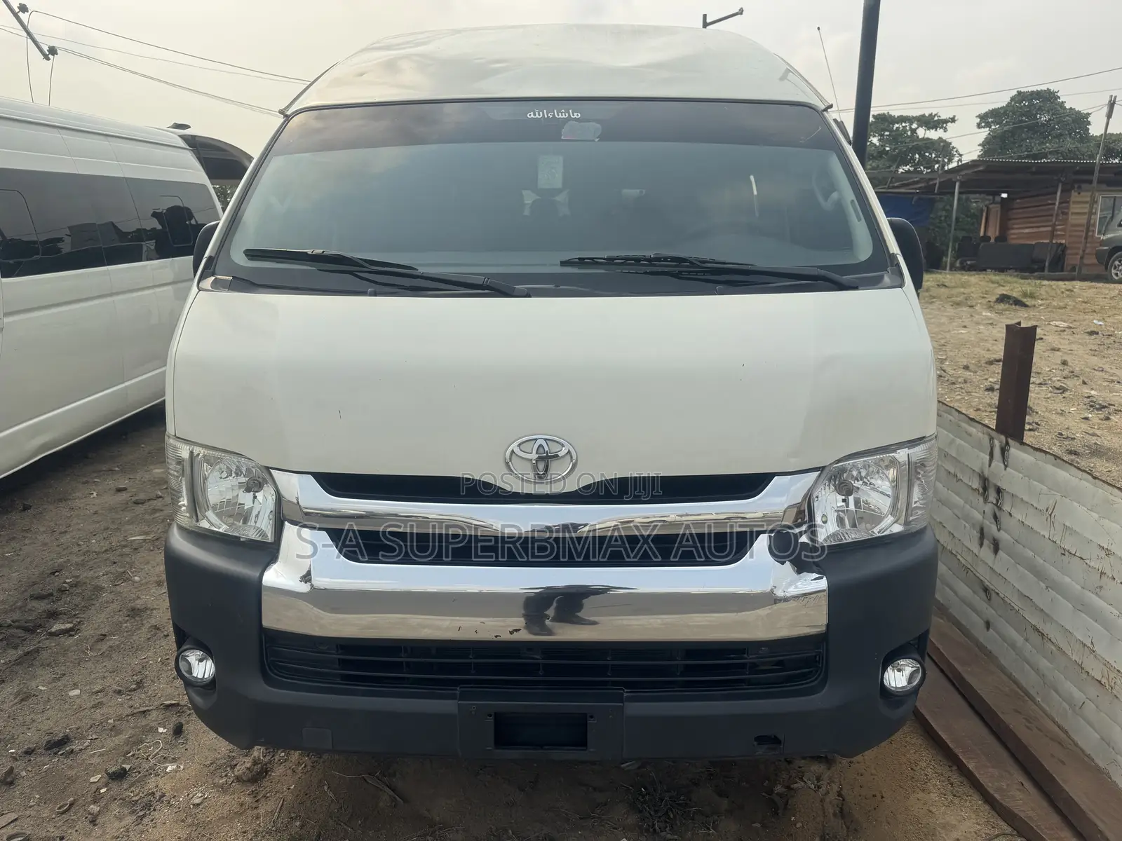 Toyota HiAce 2017 White